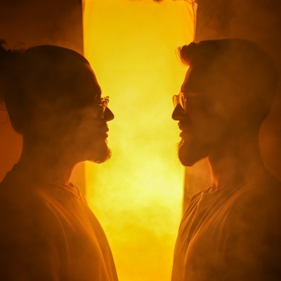 Hör dir RBØR an, schau dir Musikvideos an, lies die Biografie, finde Tourdaten und mehr!