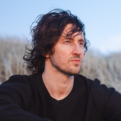 Ascolta Dean Lewis, guarda video musicali, leggi la biografia, vedi le date del tour & altro!