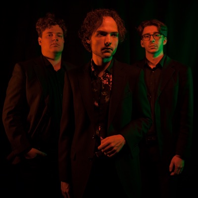 Listen to Диктофон, watch music videos, read bio, see tour dates & more!