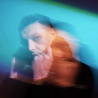 Escucha a undefined, mira vídeos musicales, lee la biografía, consulta fechas de giras y mucho más.